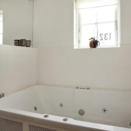 Three-bedroom Holiday In 7 Blokhus