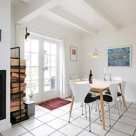 Holiday home Three-bedroom Holiday In 7