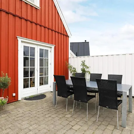 Holiday home Three-bedroom Holiday In 7
