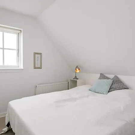 Three-bedroom Holiday In 7 Holiday home Blokhus